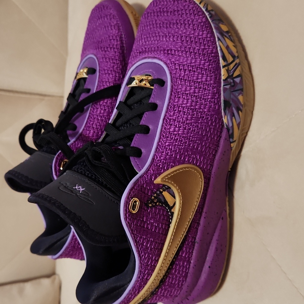 Nike Lebron Shoes 6Y - Picture 3 of 8